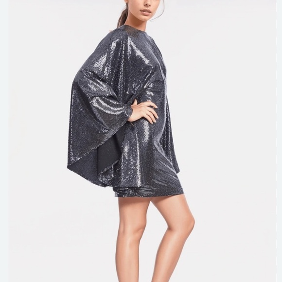 One33 Social Metallic Cape Sleeve Mini Dress Size 4 NWT | Glam Party Dress - Picture 1 of 9